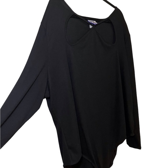 Ribbed Black Bodysuit with cut in front & snap closure Size: 4X - Picture 6 of 9
